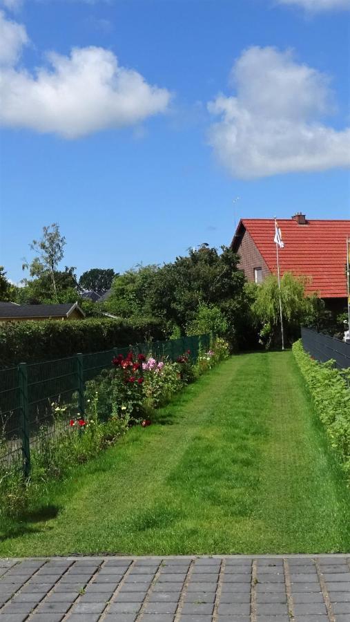 Ferienhaus Im Urigen Garten Bzw Eulenhaus Zingst Eksteriør bilde