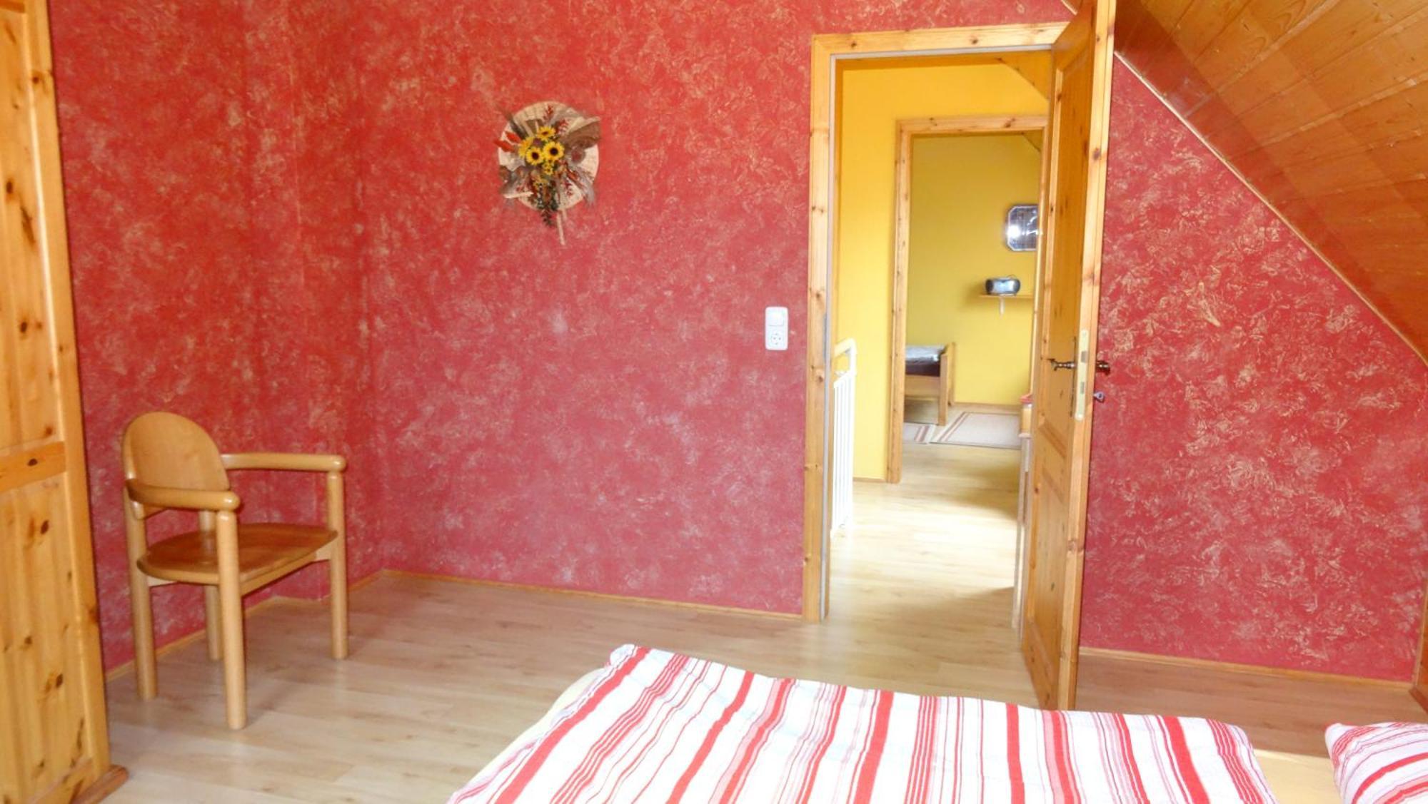 Ferienhaus Im Urigen Garten Bzw Eulenhaus Zingst Eksteriør bilde